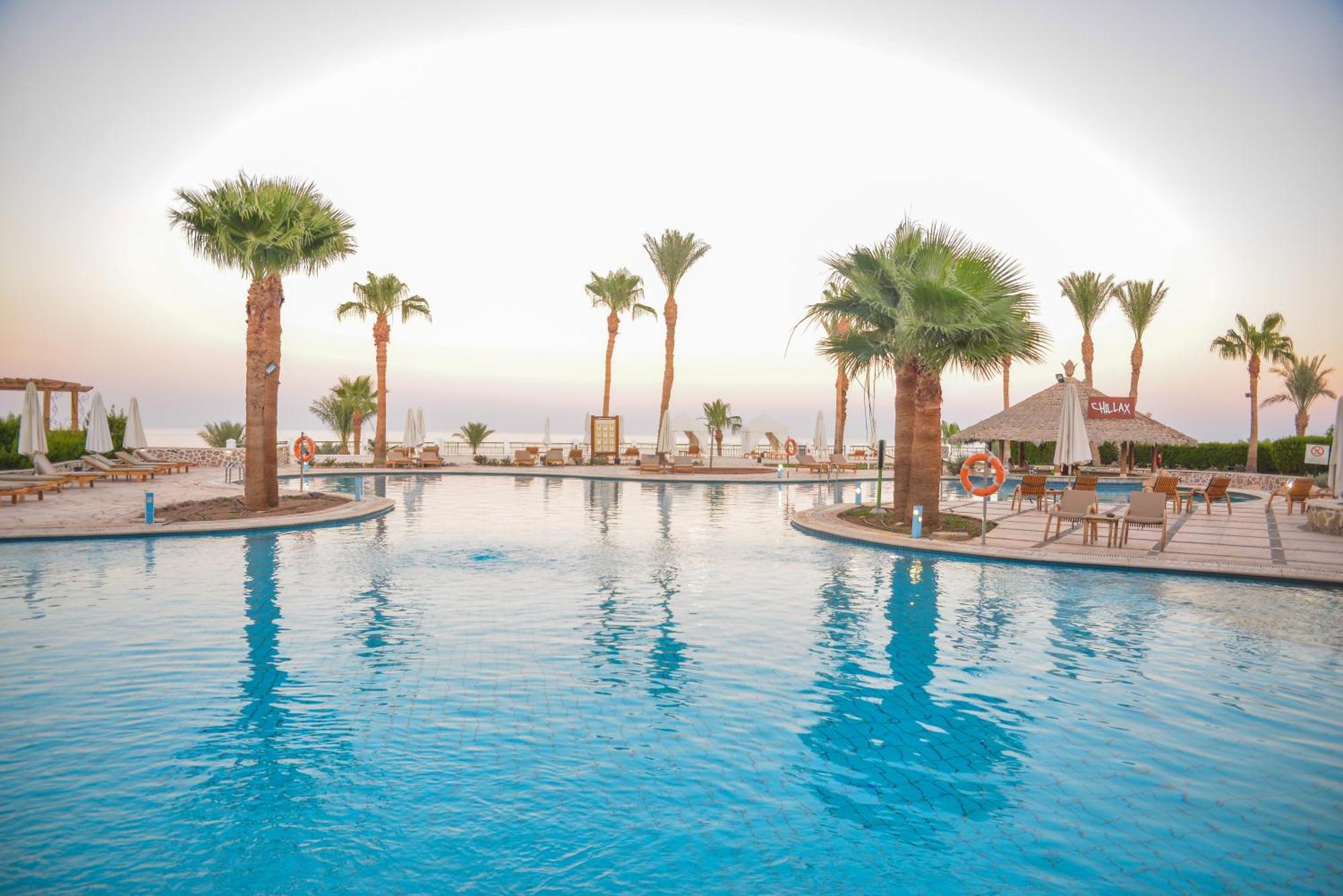 Safir Sharm Waterfalls Resort Kültér fotó Hilton Sharm El Sheikh Resort